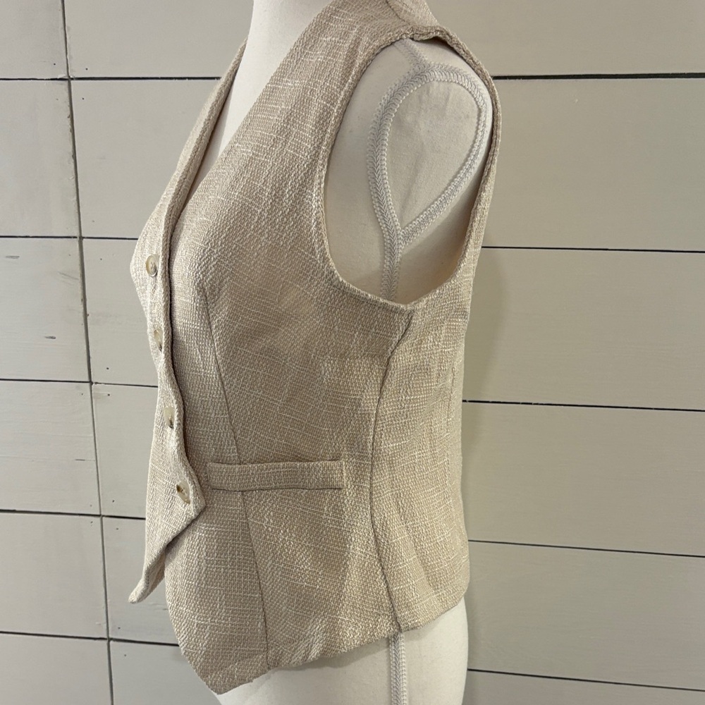 Beige Linen Button-Up Vest - Picture 3 of 6